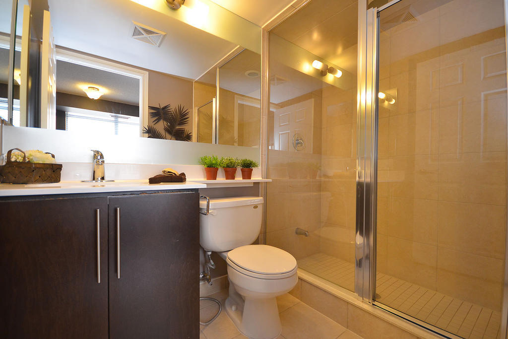 Napa Furnished Rental Apartments Square One Mississauga Bilik gambar