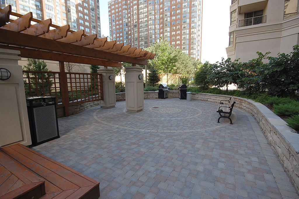 Napa Furnished Rental Apartments Square One Mississauga Bilik gambar